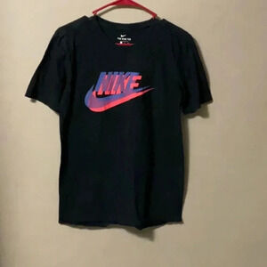 THE Nike Tee